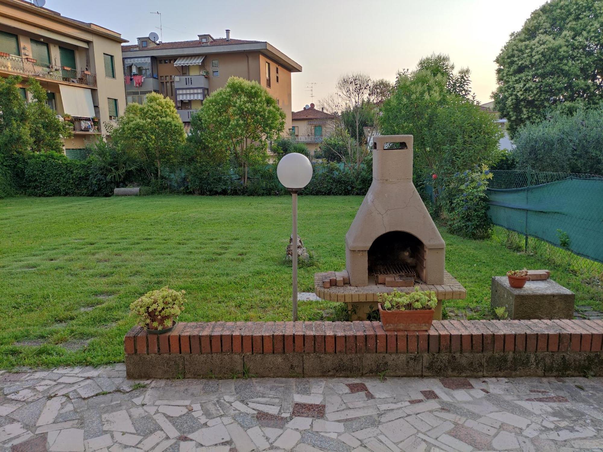 アレッツォCasa Valemar Piano Terra, Un'Oasi In Cittaアパートメント エクステリア 写真