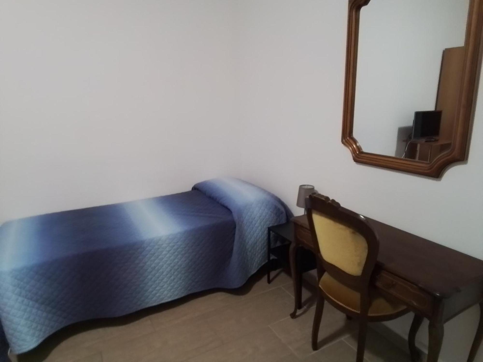アレッツォCasa Valemar Piano Terra, Un'Oasi In Cittaアパートメント エクステリア 写真